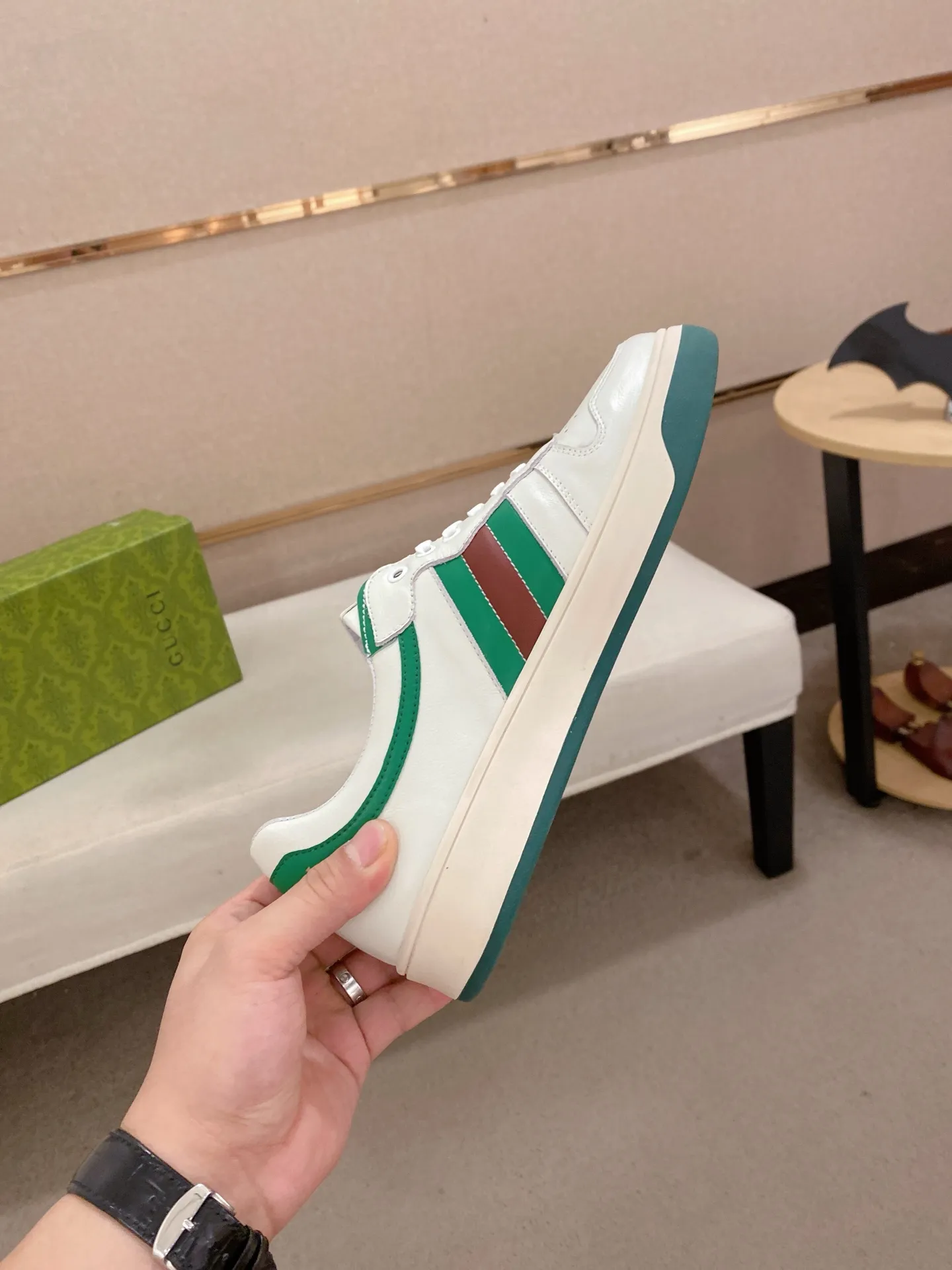 Men's clothing and shoes💰:440💰 (Gucci) The latest 🎁🎁casual and fashionable men's shoes👟 from the official website, hot style 💥 style is simple and elegant, exclusive for trendy men. Unique latest brand elements from the official website 👑original Gucci decoration, fashionable and generous, original cowhide leather ✅sheepskin lining, official website designated wear-resistant casual outsole, classic model taken at the counter in kind🎬38-44